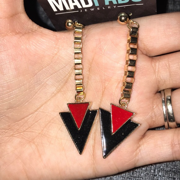 Unique Stylish Drop Triangle Red/Black Earrings - Picture 2 of 3